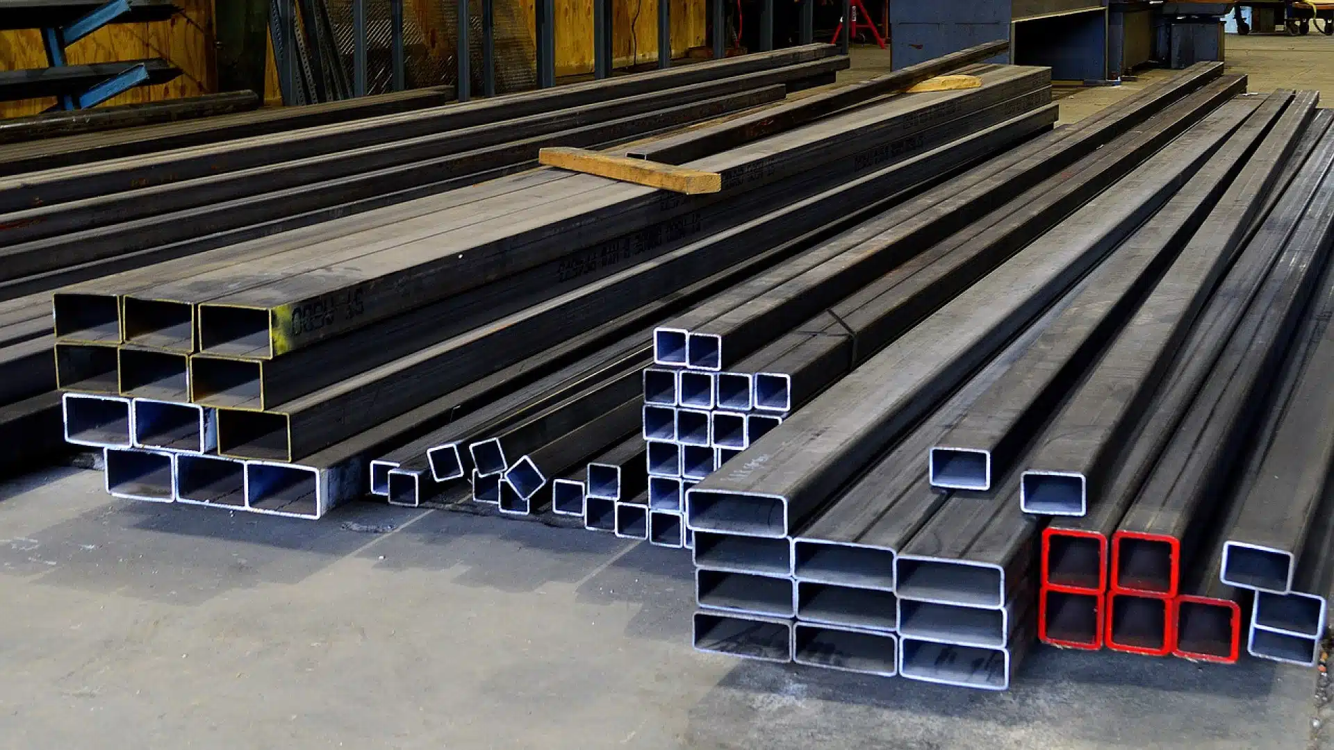 Comment bien utiliser les tubes carrés profilés en fer ?