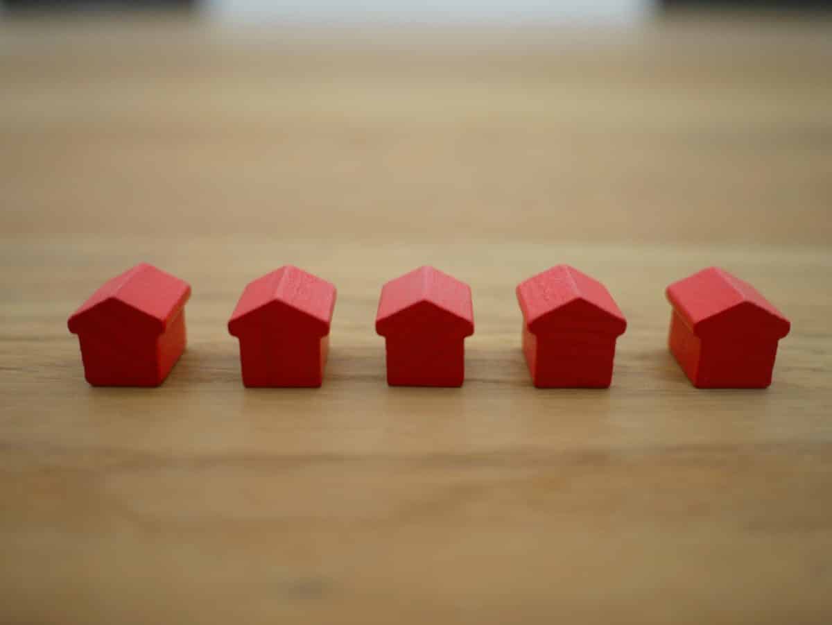 Les garanties et assurances dans l'immobilier : protéger son investissement et se prémunir des risques
